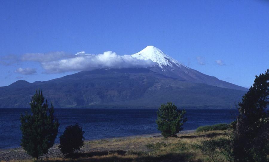 Volcán Osorno seen from the south shore of Lake Llanquihue