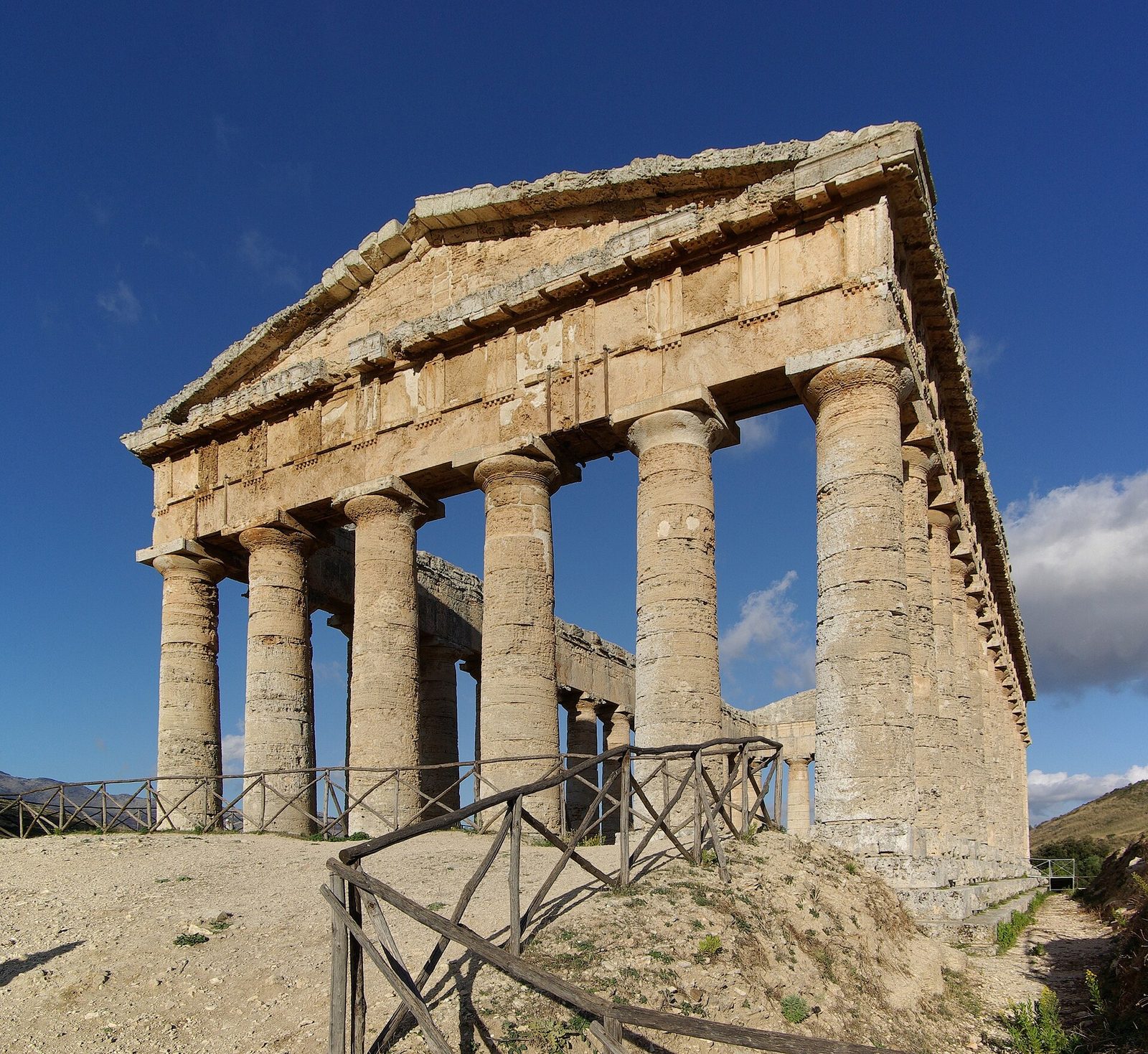 The unfinished temple at Segesta: a complete Doric peristyle never given its cella