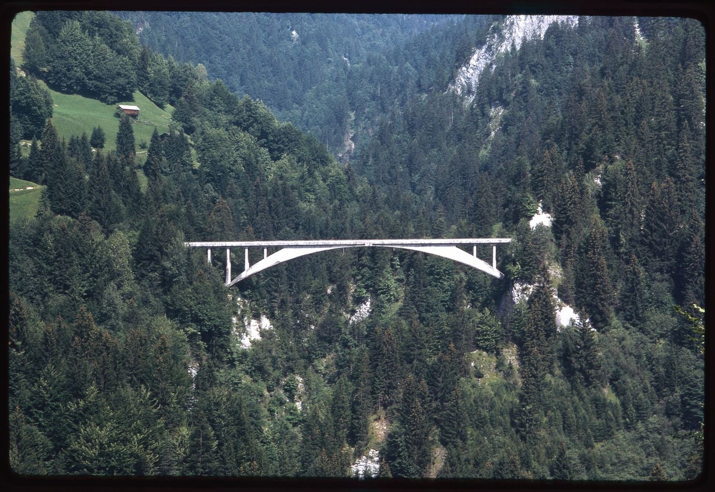 Maillart's Salginatobel Bridge in Graubünden (1930), a three-hinged concrete arch