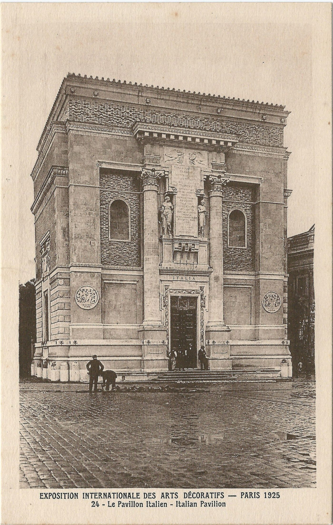 Period postcard of the Italian pavilion at the 1925 Paris Exposition of Decorative Arts