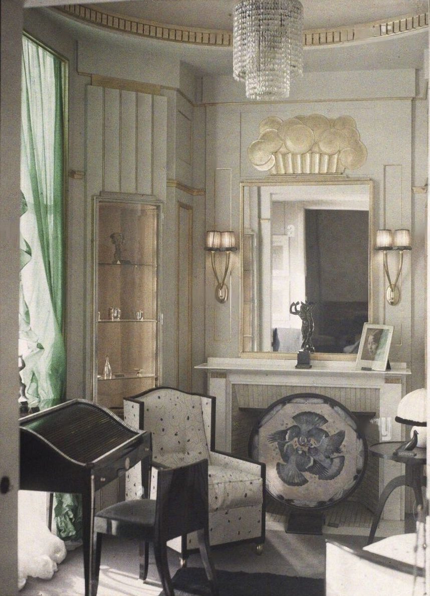 A colour interior of a boudoir from the Hôtel du Collectionneur, Paris 1925