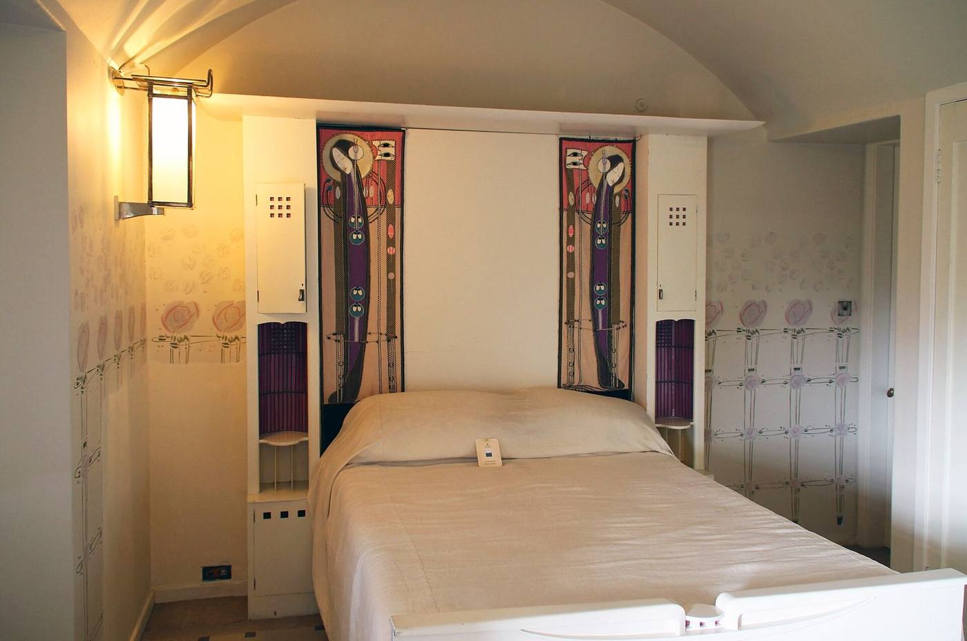 A stencilled Art Nouveau bedroom interior