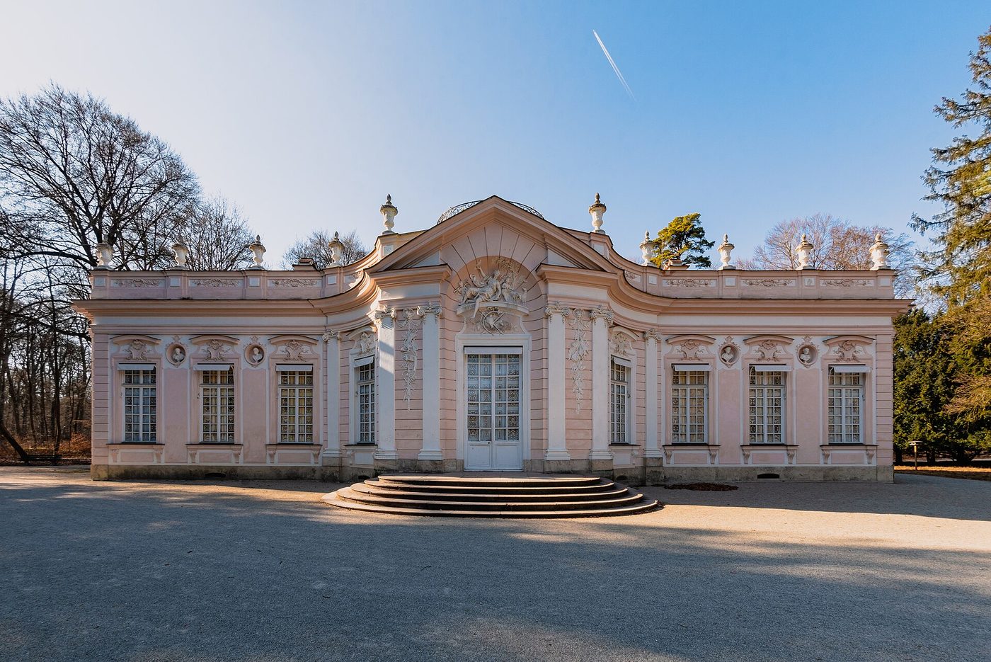 The Amalienburg hunting lodge at Nymphenburg, Munich — Cuvilliés' pale-pink Rococo pavilion of 1734–39