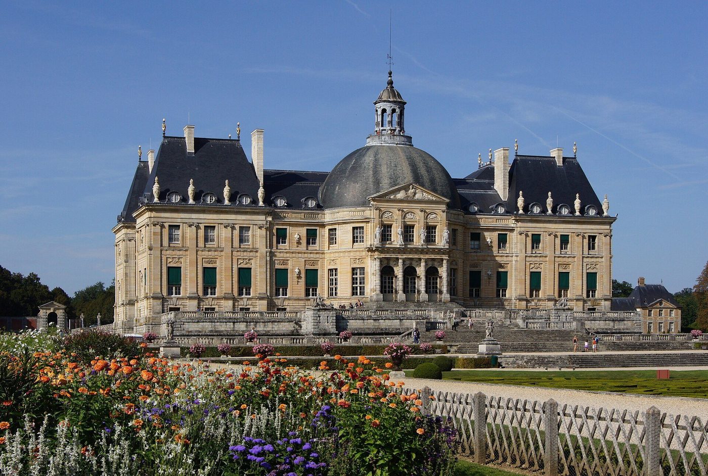 Vaux-le-Vicomte — the château Le Vau, Le Brun and Le Nôtre composed as one work