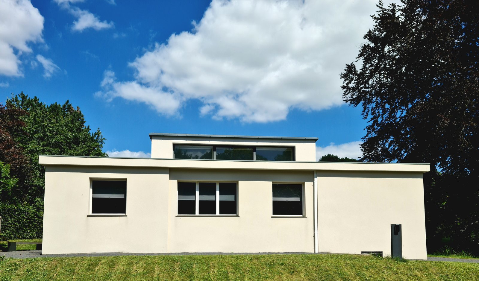 The Haus am Horn in Weimar, a small white flat-roofed model house