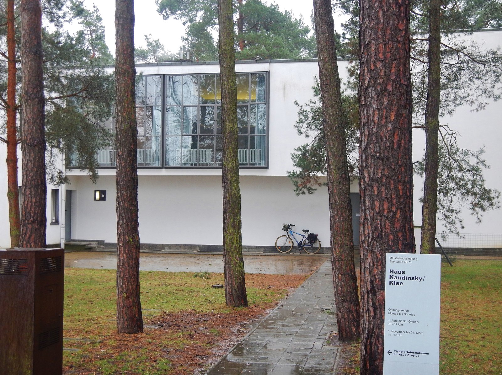 The semi-detached Kandinsky and Klee house in Dessau