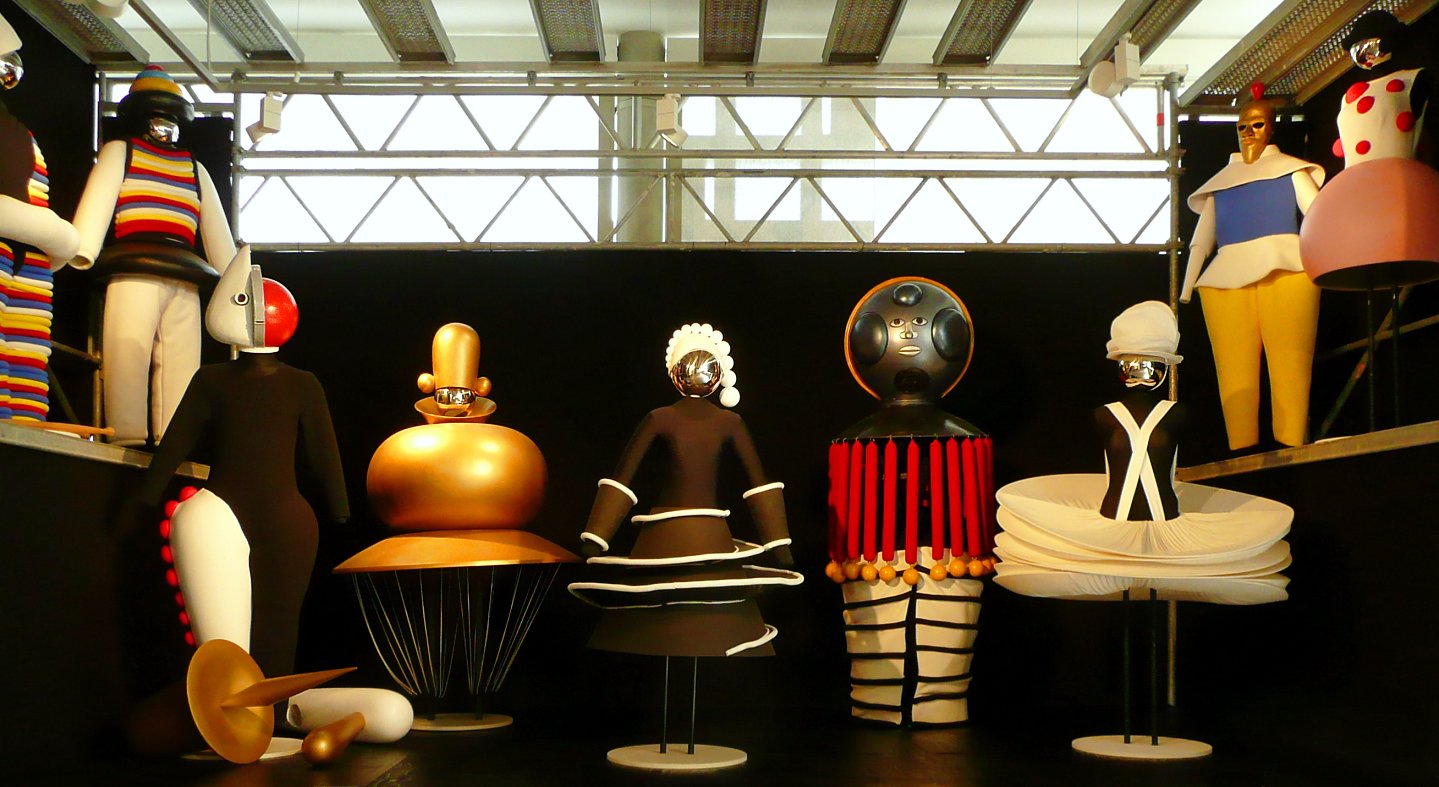 Oskar Schlemmer's Triadic Ballet, dancers in geometric costumes