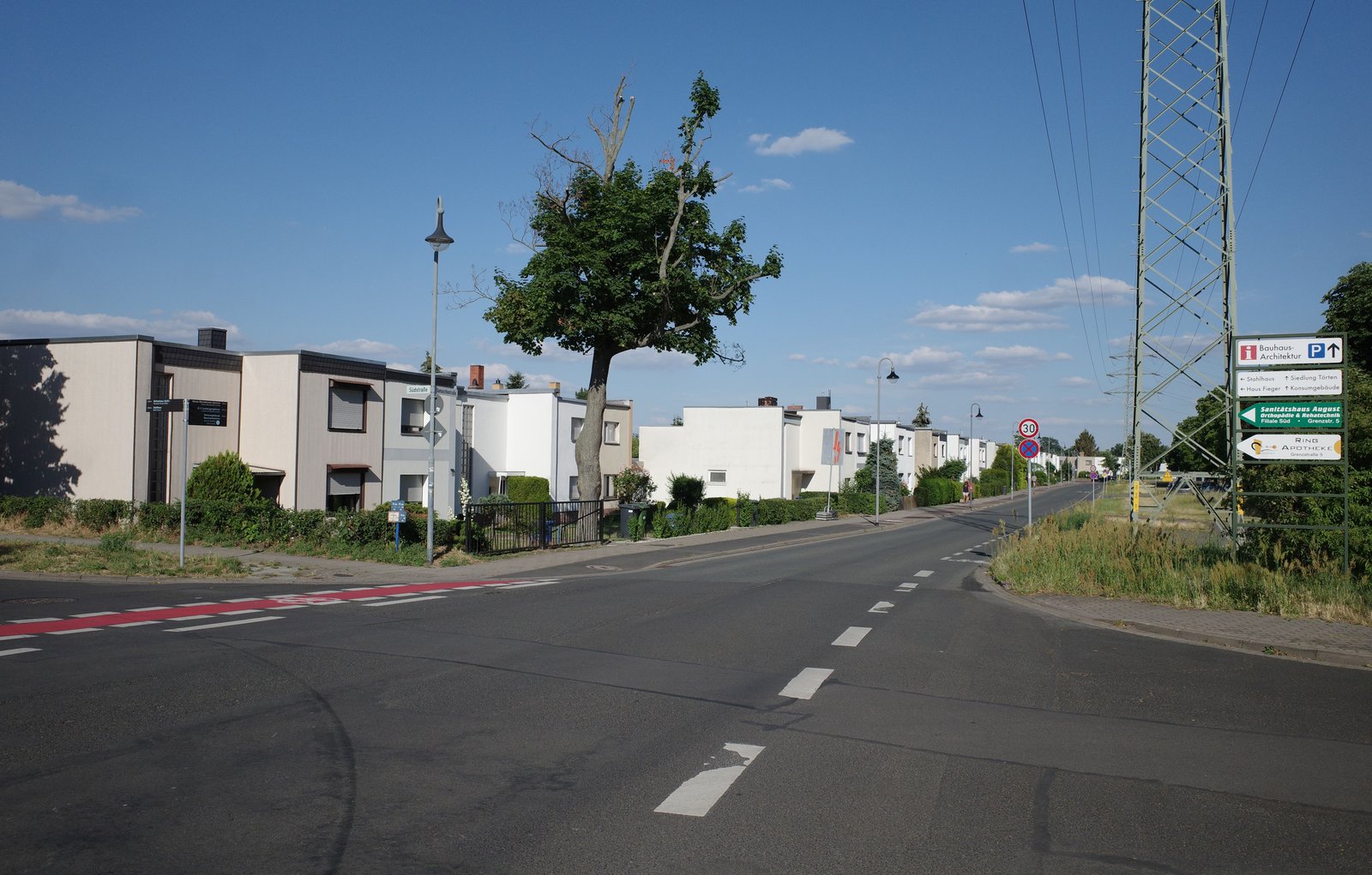 The Törten estate in Dessau, rows of small white flat-roofed workers' houses