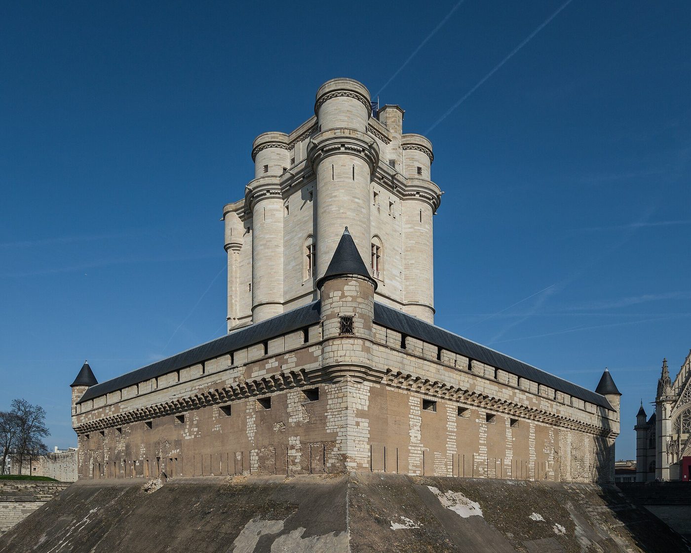 The donjon of the Château de Vincennes from the south-west: Charles V's great tower within its own walled chemise