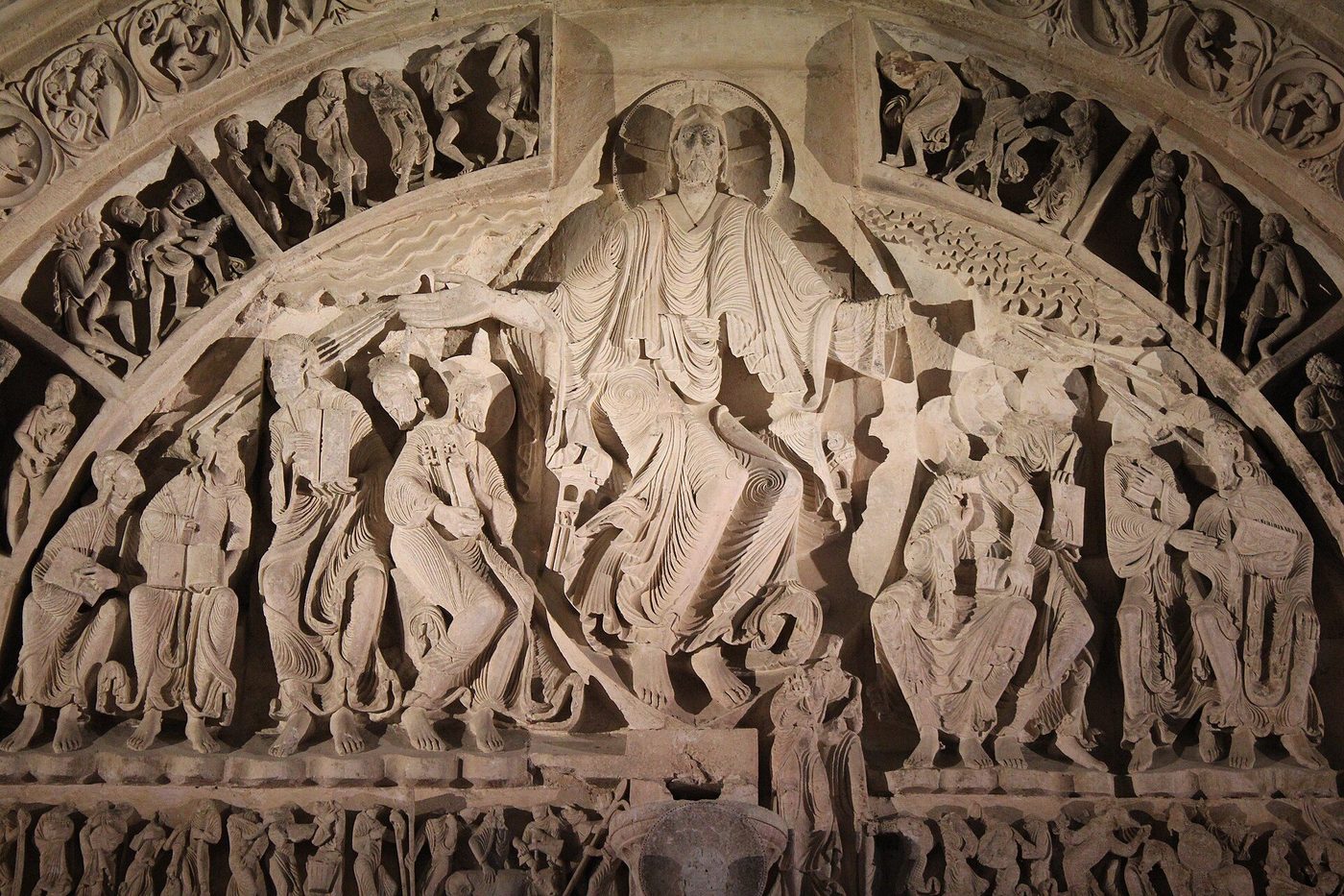 The central narthex tympanum of Vézelay: Christ sending out the Apostles