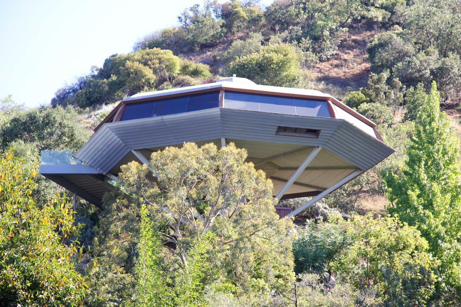 The Chemosphere in Los Angeles, its octagonal house perched on a single concrete stalk