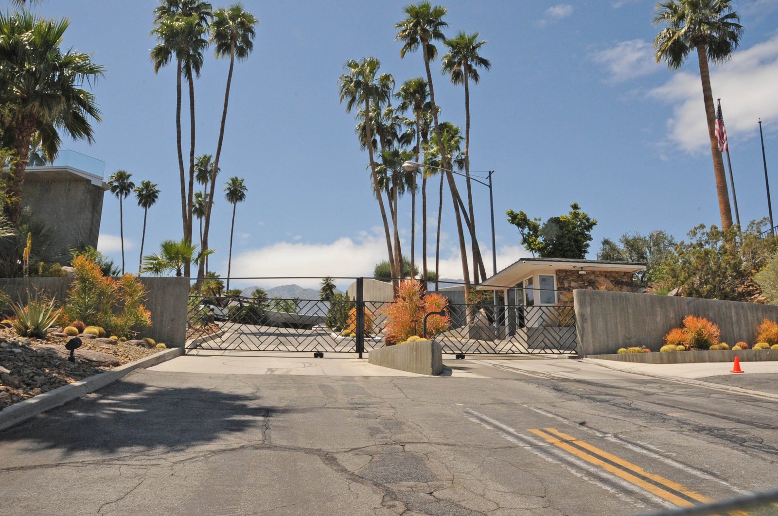 The Elrod House in Palm Springs, its circular living room under a concrete dome