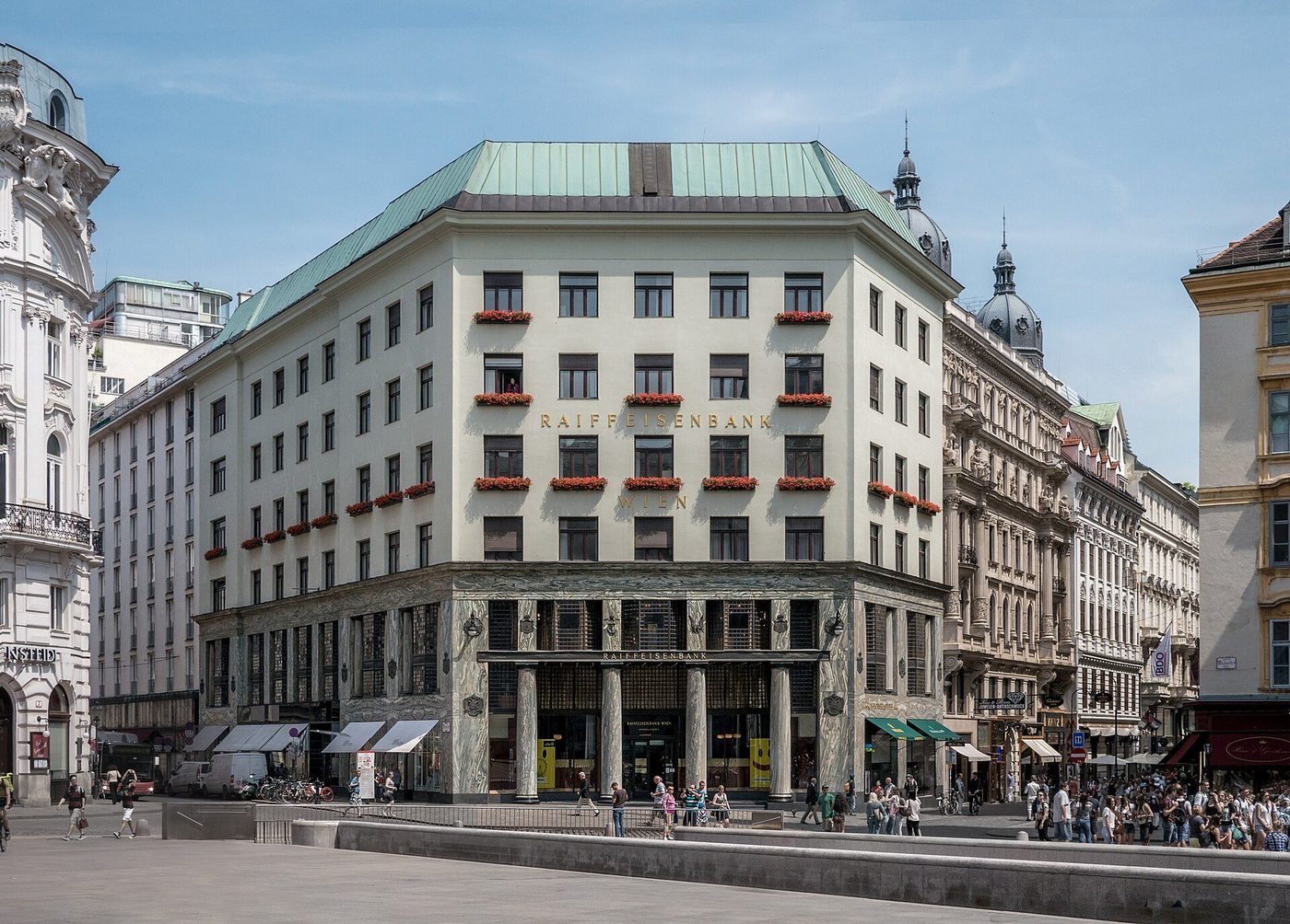 The Looshaus on Michaelerplatz, Vienna: marble-columned ground floor and plain rendered upper floors