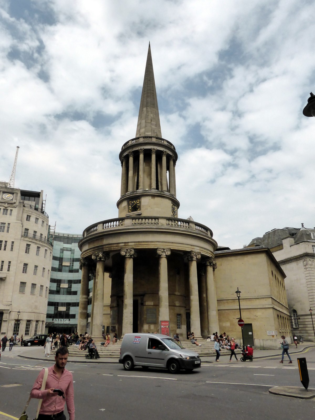 All Souls Church, Langham Place, London, Nash's circular portico and spire