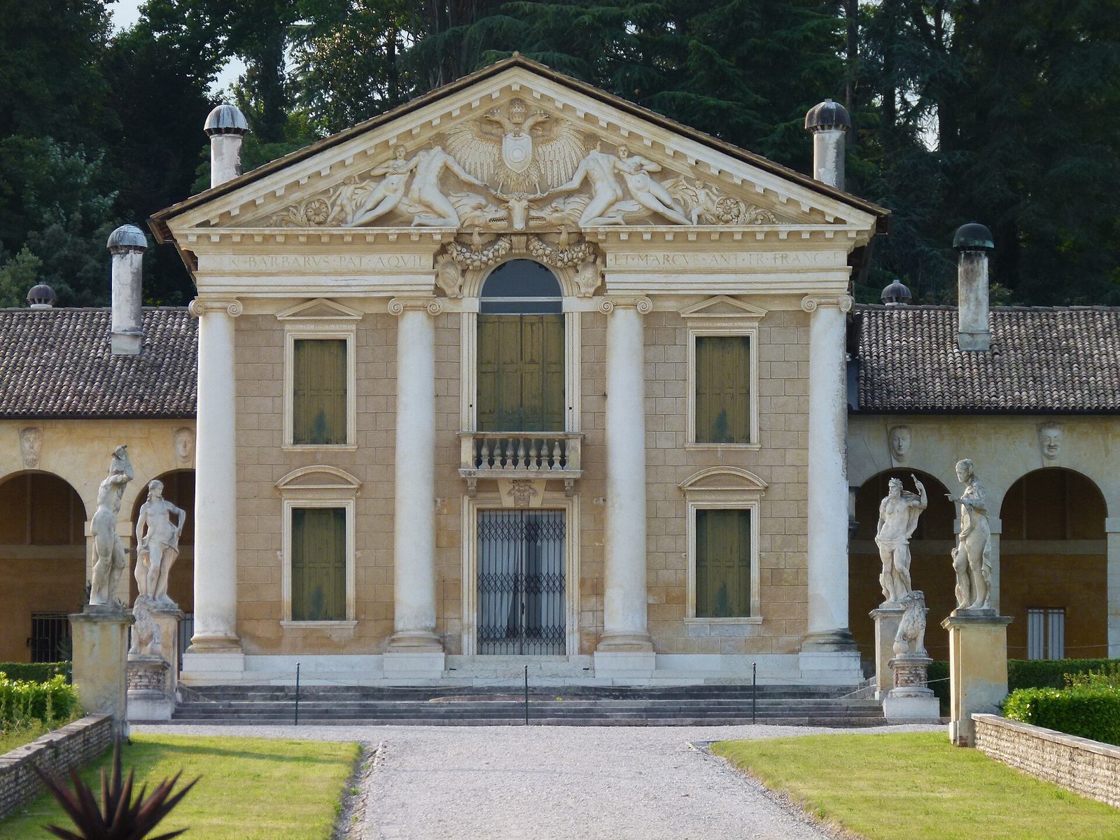 The Villa Barbaro at Maser, its central block flanked by arcaded wings