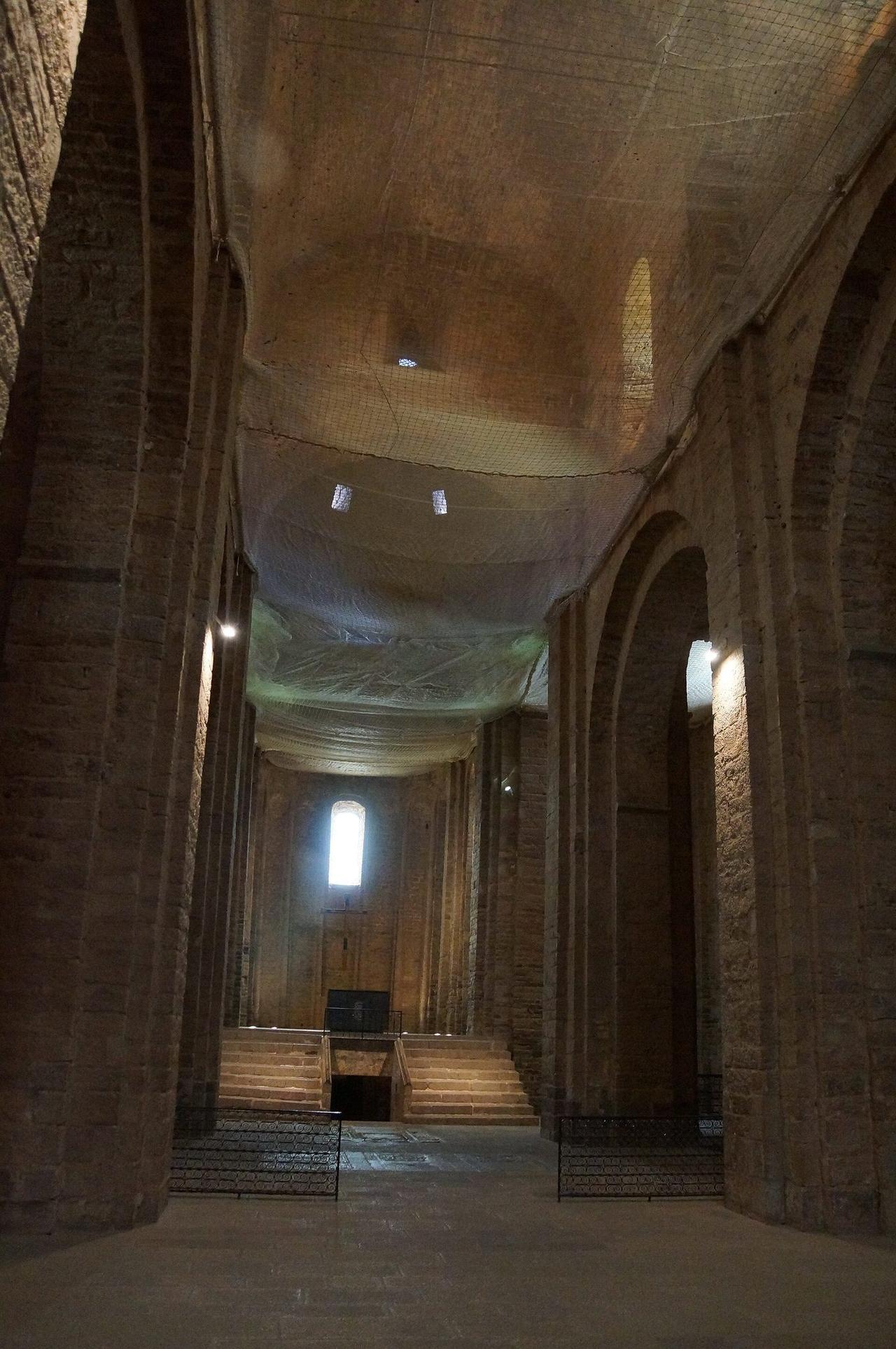 The barrel-vaulted nave of Sant Vicenç de Cardona
