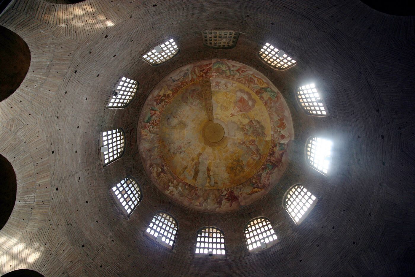 Interior of Santa Costanza in Rome, showing the dome carried on paired columns around the ambulatory