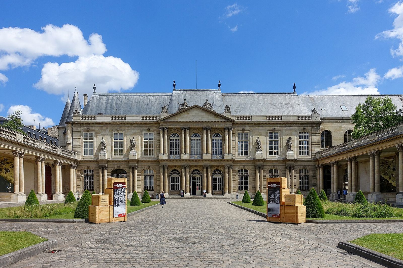 The cour d'honneur of the Hôtel de Soubise in Paris, colonnaded on three sides