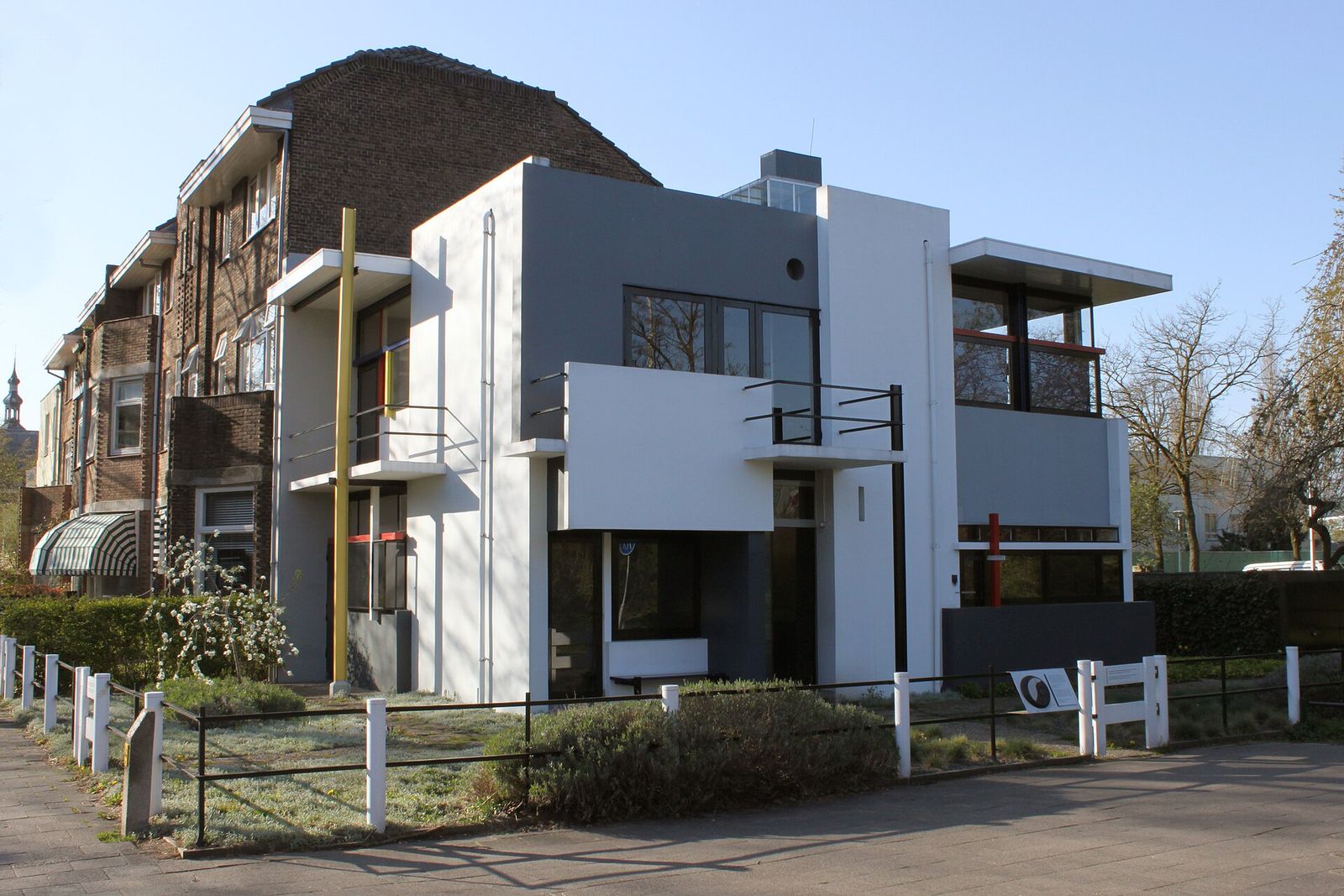 The Rietveld Schröder House in Utrecht: white planes, steel windows and primary colour
