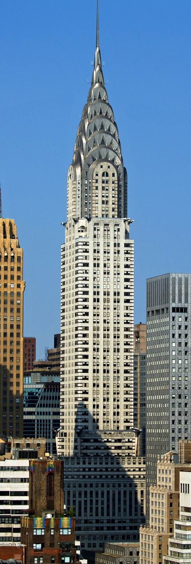 Chrysler Building, New York (1930), its terraced stainless-steel crown and sunburst arches rising above Manhattan