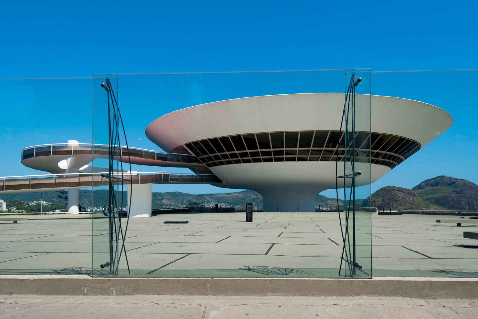 The Niterói Contemporary Art Museum from the plaza, its saucer form above Guanabara Bay